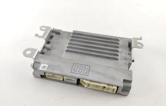 Toyota RAV 4 (XA50) Sound amplifier 8628042060