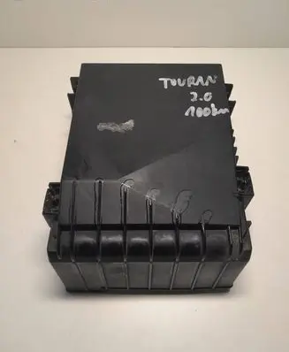 Volkswagen Touran I Fuse box set 1K0937804B 1K0937800E