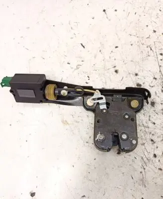 Audi TT Mk1 Tailgate/trunk/boot lock/catch/latch 8N0827505E