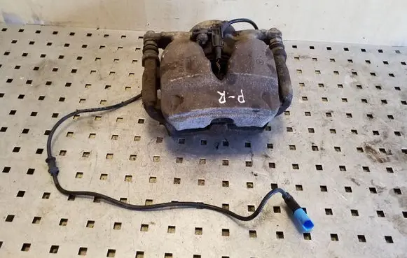Mercedes-Benz C W205 Front brake caliper