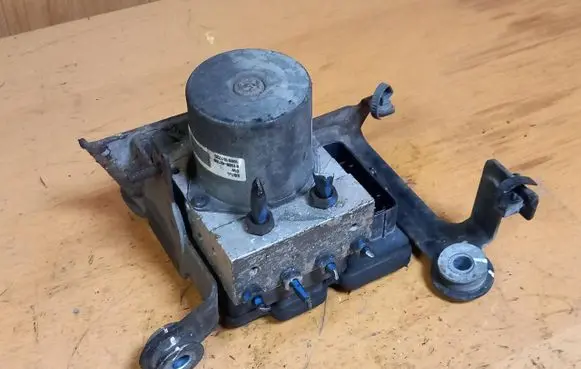 Hyundai ix20 ABS Pump 6158942100