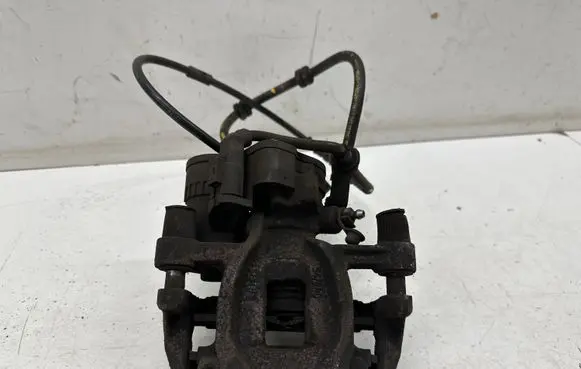 BMW X1 F48 F49 Rear brake caliper 6883022