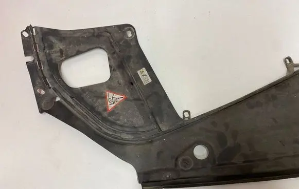 BMW 5 F10 F11 Engine bonnet/hood lock trim molding 51767019803 7019803