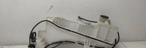 Peugeot 5008 II Windshield washer fluid reservoir/tank 9826400780