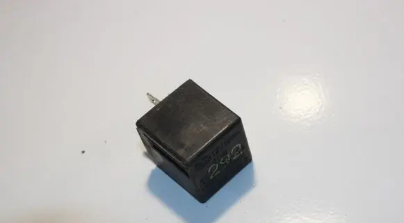Volkswagen PASSAT B5 Other relay 3SB00488502 00488502