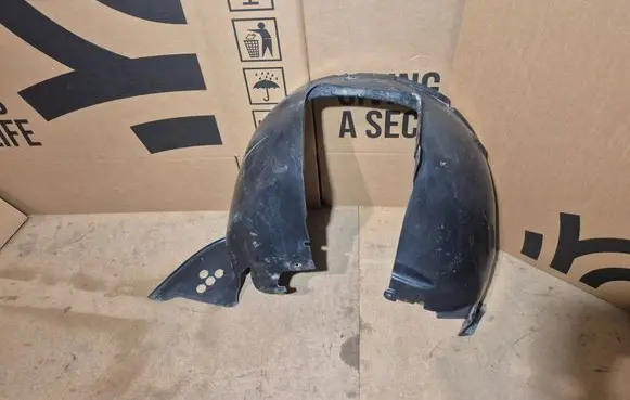 Volkswagen Transporter - Caravelle T5 Front wheel arch liner splash guards 7H0809962