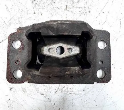 Ford Fusion II Engine mount bracket DG937M121