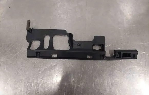 Toyota Sienna XL40 IV Dashboard lower bottom trim panel 5560608010