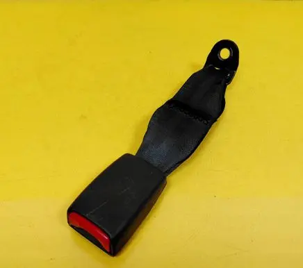 Mitsubishi Colt Rear seatbelt buckle 