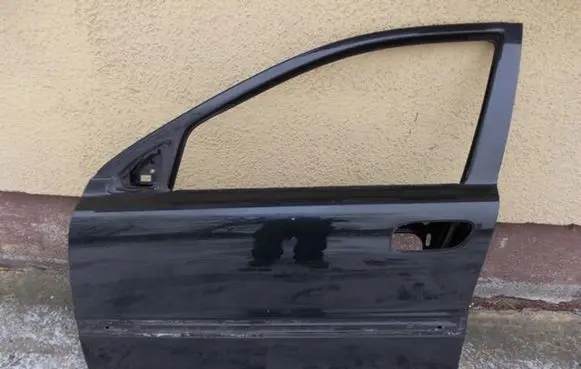 Volvo S60 Front door