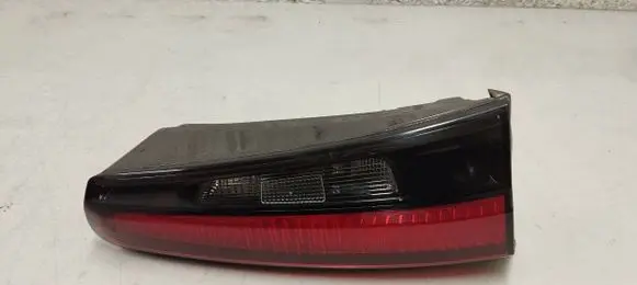 Tailgate rear/tail lights