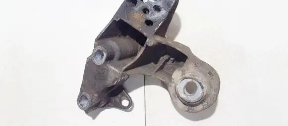 Volkswagen PASSAT B5 Engine mounting bracket 4b0199351b
