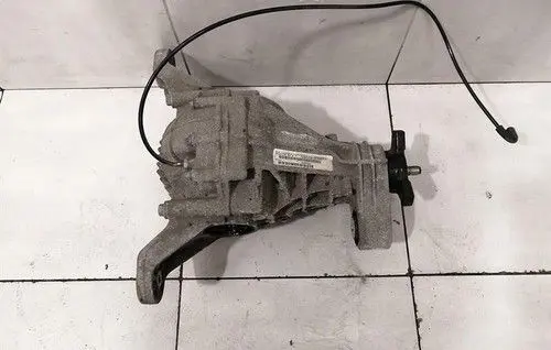 Mercedes-Benz ML W164 Rear differential/diff mount bracket A1643501414