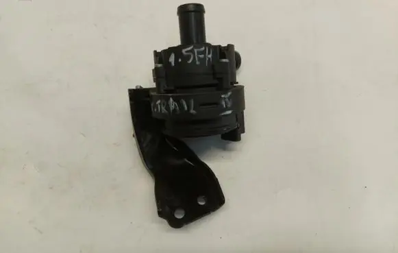 Nissan X-Trail T33 Water pump 144b06803r