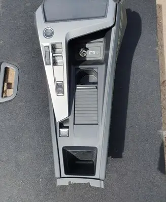 Peugeot 308 Center console 9835860680