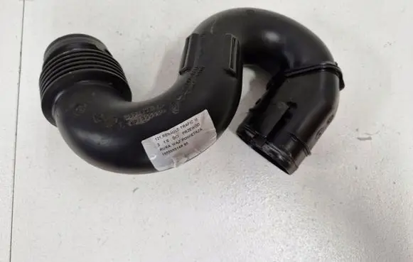 Renault Trafic III (X82) Air intake hose/pipe 165555514R