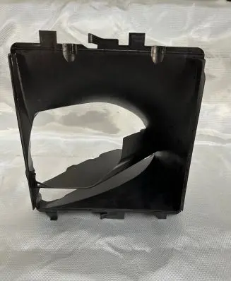 Porsche Macan (95B) Intercooler air channel guide 95B117336N