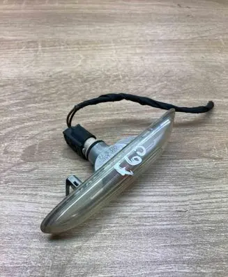 BMW 5 E60 E61 Front fender indicator light 7165742