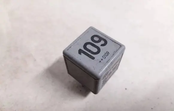 Volkswagen Golf IV Other relay 1j0906381a v23134-b63-x396
