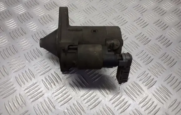 Toyota Yaris Starter motor 28100-0J010