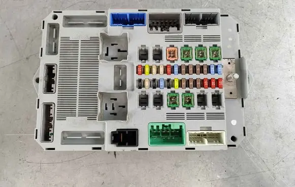 Jaguar XF Fuse box set C2Z32182 C2Z26086 C2Z26417