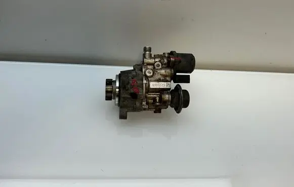 BMW 5 E60 E61 Fuel injection high pressure pump 7616195