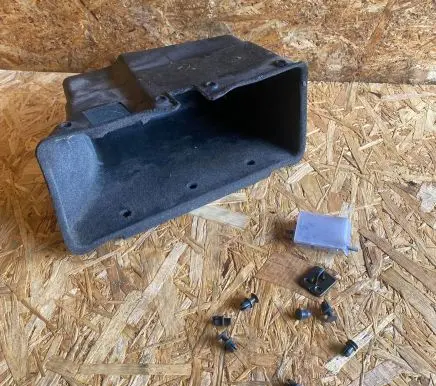 Mercedes-Benz E W124 Glove box frame 1246800091