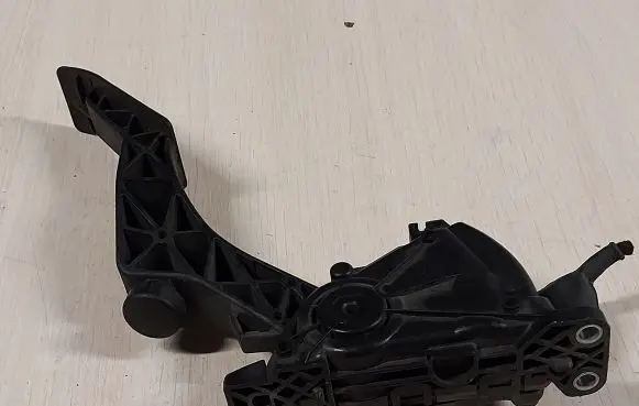 Volkswagen Transporter - Caravelle T5 Accelerator throttle pedal 7H1723503