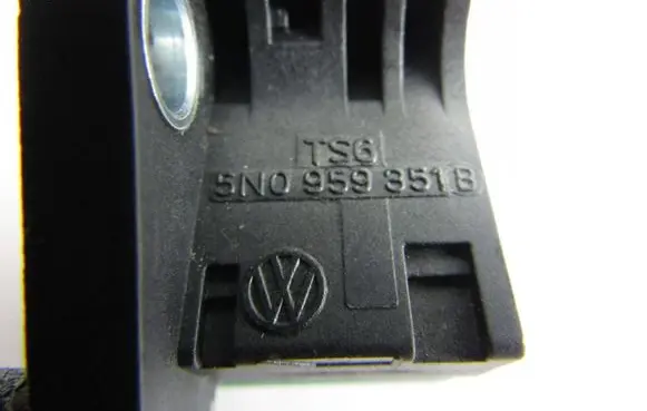 Volkswagen PASSAT B7 Airbag deployment crash/impact sensor 33131706
