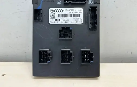 Volkswagen Touareg II Comfort/convenience module 4H0907063L 4H0907063D