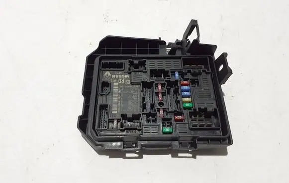 Dacia Sandero III Fuse module 284B71965R