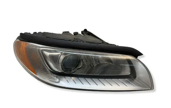 Volvo V70 Headlight/headlamp 31283916