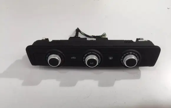 Audi Q2 - Climate control unit 8V0820047F