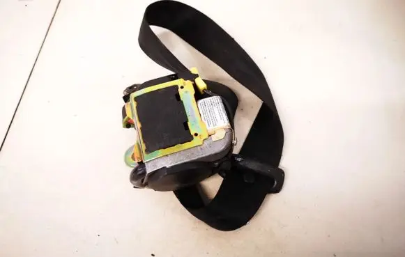 Middle seatbelt (rear)