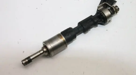 Ford Mondeo MK IV Fuel injector CJ5G9F593AA