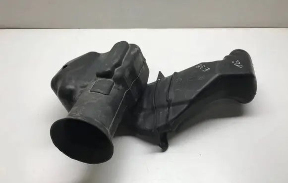 BMW 5 E39 Air intake duct part 1744462 1742538