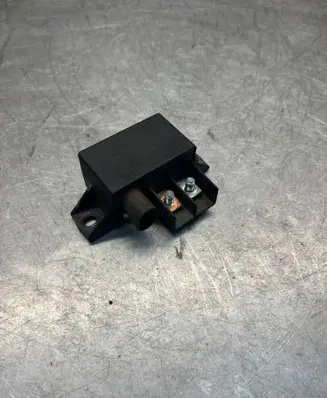 Mercedes-Benz S W220 Charging relay A0025426419 0332002167