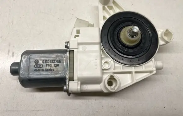 Mercedes-Benz GLS X166 Front door window regulator motor A1669060301 1669060301