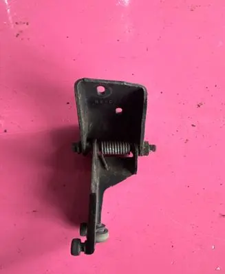 Chrysler Voyager Rear door lower hinge R56D05A