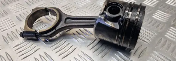 Peugeot 206 CC Piston with connecting rod