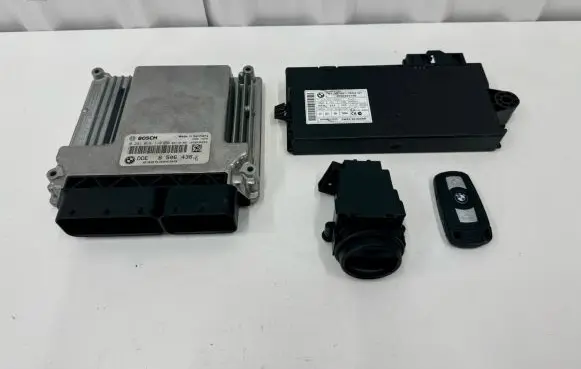 BMW 5 E60 E61 Engine control unit/module 8506438 9217854