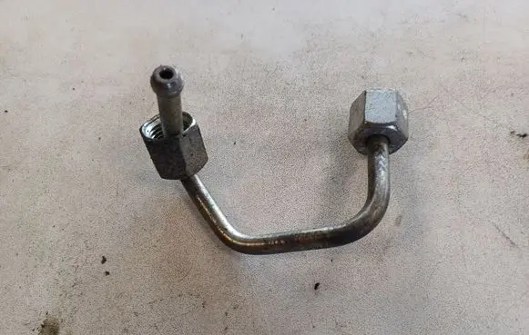 Volkswagen Sharan Fuel injector supply line/pipe 