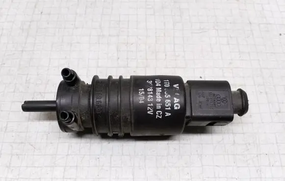 Volkswagen Golf IV Headlight washer pump 
