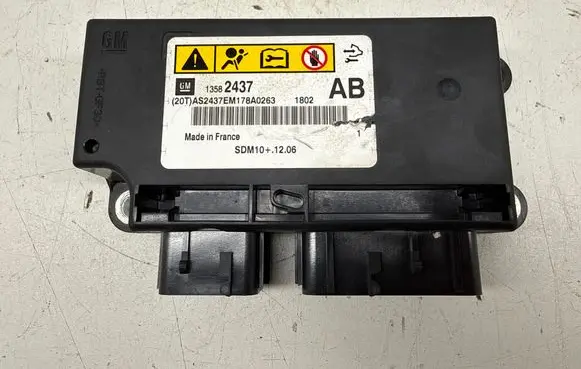 Opel Astra J Airbag control unit/module 13582437 SDM101206 AS2437EM178A0263