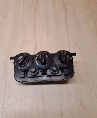 Mercedes-Benz A W168 Climate control unit 1688302085