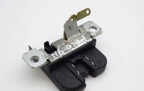 Volkswagen Polo IV 9N3 Tailgate/trunk/boot lock/catch/latch 6Q6827505B