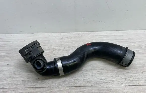 Porsche Panamera (970) Engine coolant pipe/hose 97010640110