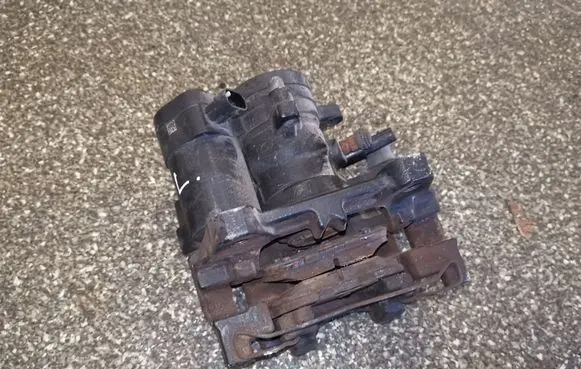 Ford Fusion II Rear brake caliper DG9C2D251A