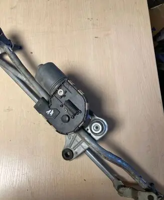 Volvo XC60 Front wiper linkage and motor 30753513