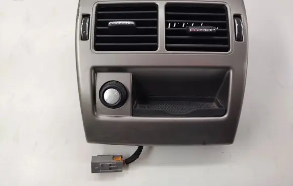 Jaguar XF X250 Rear air vent grill 
